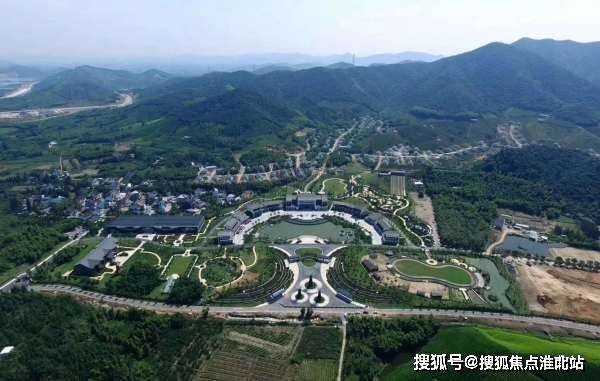 管家婆正版圖片大全,靈活解析設(shè)計(jì)_版位19.28.72