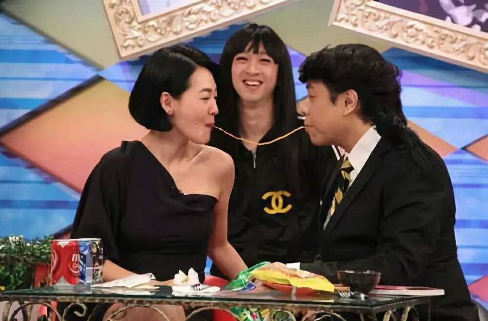 澳門(mén)龍門(mén)客棧,小S主動(dòng)告知節(jié)目需要請(qǐng)假半年